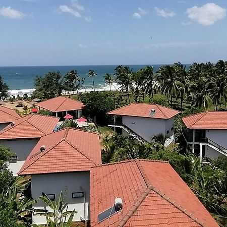 Ladja Beach Resort Ambalantota Esterno foto